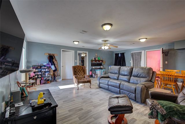 195 N Wood Street, Emory, TX 75440