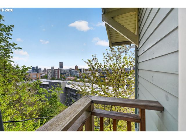 2440 Sw HOFFMAN Ave, Portland, OR 97201