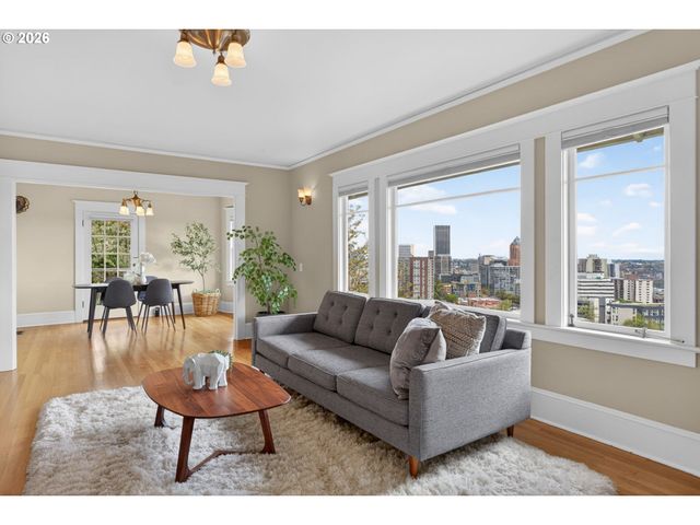 2440 Sw HOFFMAN Ave, Portland, OR 97201