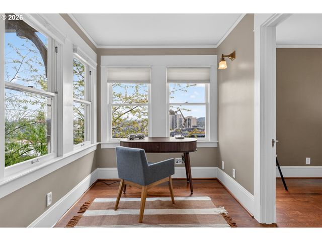 2440 Sw HOFFMAN Ave, Portland, OR 97201