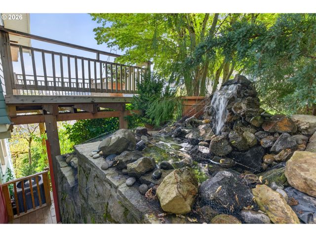 2440 Sw HOFFMAN Ave, Portland, OR 97201