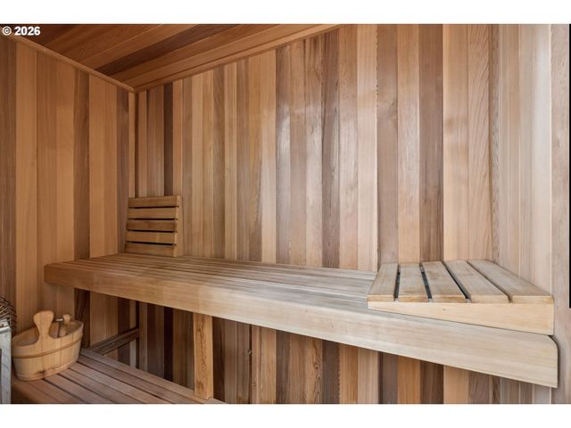 2440 Sw HOFFMAN Ave, Portland, OR 97201