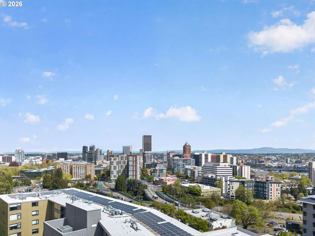 2440 Sw HOFFMAN Ave, Portland, OR 97201