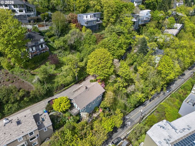 2440 Sw HOFFMAN Ave, Portland, OR 97201