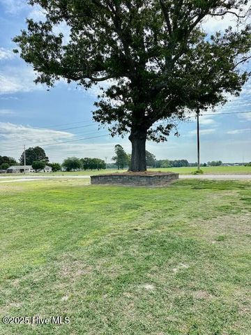 4998 Peacock Road, Whiteville, NC 28472