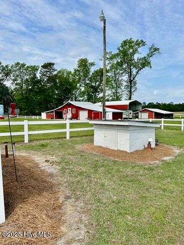 4998 Peacock Road, Whiteville, NC 28472