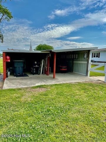 4998 Peacock Road, Whiteville, NC 28472