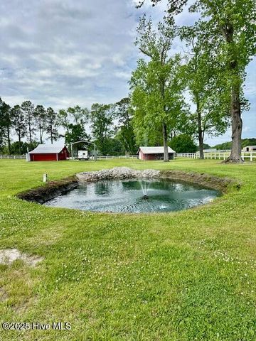 4998 Peacock Road, Whiteville, NC 28472