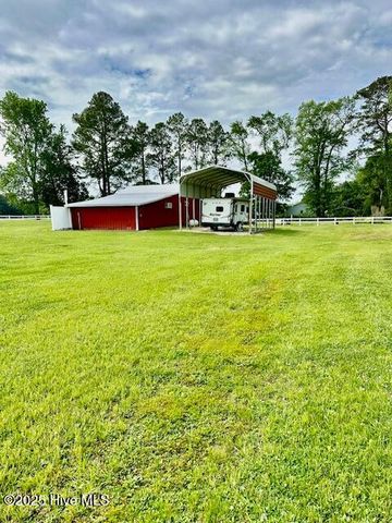 4998 Peacock Road, Whiteville, NC 28472