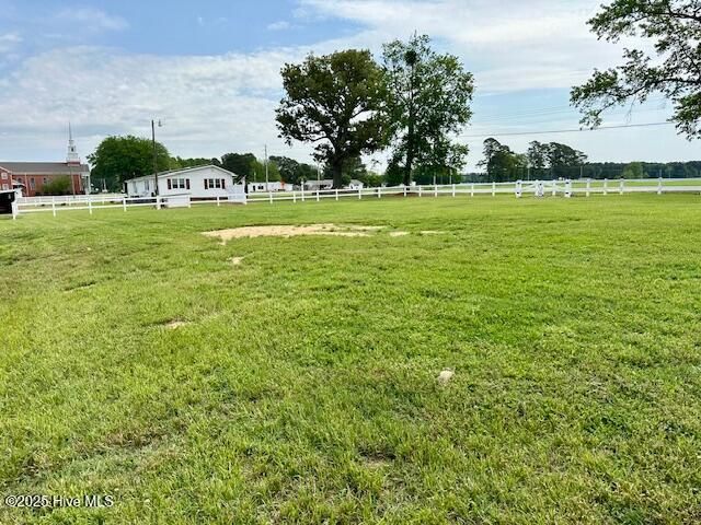 4998 Peacock Road, Whiteville, NC 28472