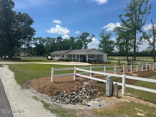 4998 Peacock Road, Whiteville, NC 28472