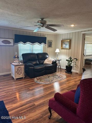 4998 Peacock Road, Whiteville, NC 28472