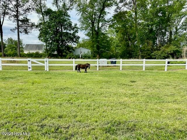 4998 Peacock Road, Whiteville, NC 28472