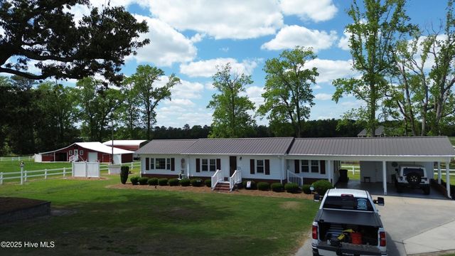 4998 Peacock Road, Whiteville, NC 28472