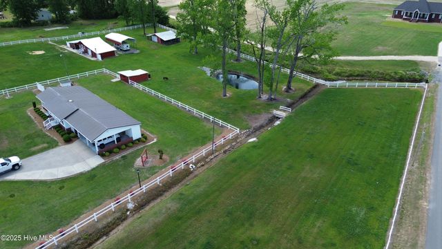 4998 Peacock Road, Whiteville, NC 28472