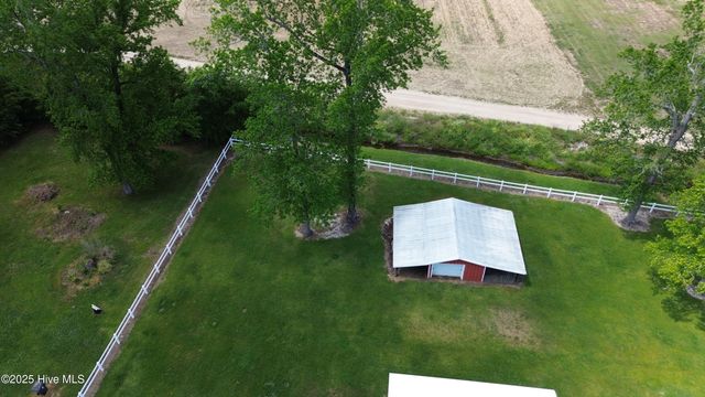 4998 Peacock Road, Whiteville, NC 28472