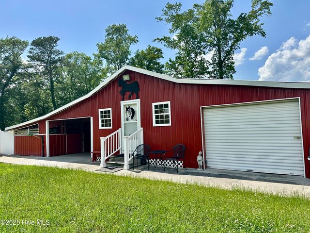 4998 Peacock Road, Whiteville, NC 28472