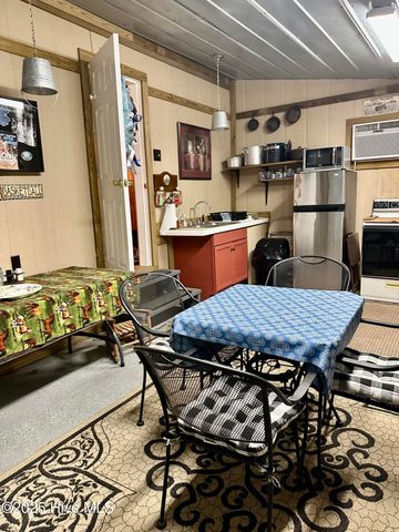 4998 Peacock Road, Whiteville, NC 28472