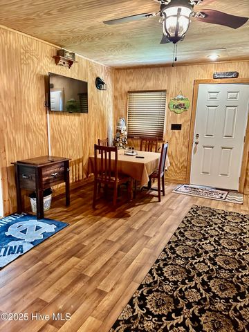 4998 Peacock Road, Whiteville, NC 28472