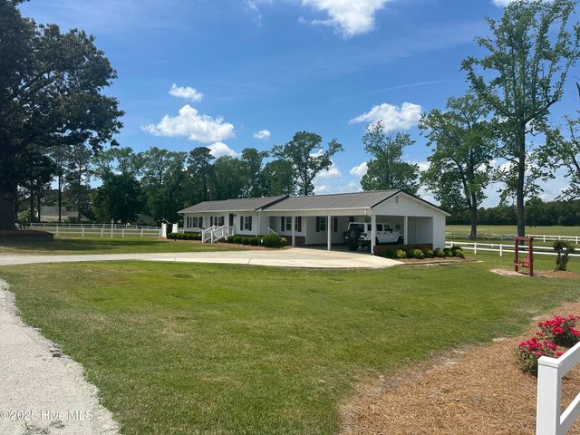4998 Peacock Road, Whiteville, NC 28472