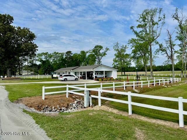 4998 Peacock Road, Whiteville, NC 28472