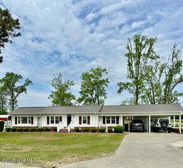 4998 Peacock Road, Whiteville, NC 28472