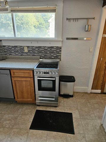 87 Crafts St, Newton, MA 02458