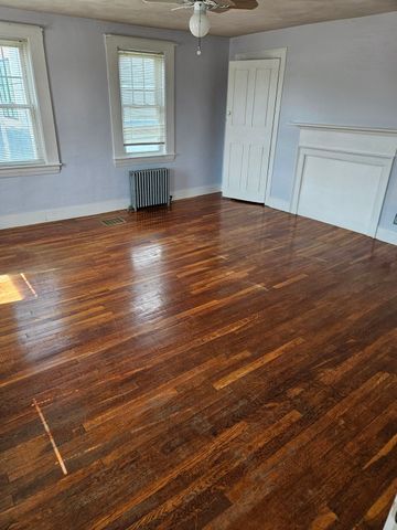 87 Crafts St, Newton, MA 02458