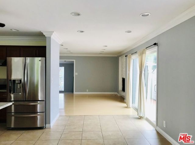 8120 Winsford Avenue, Los Angeles, CA 90045