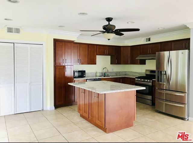 8120 Winsford Avenue, Los Angeles, CA 90045