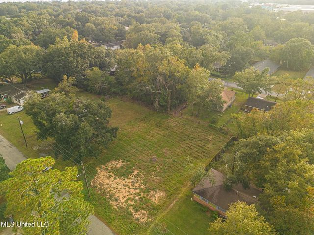 211 Gates Avenue, Long Beach, MS 39560