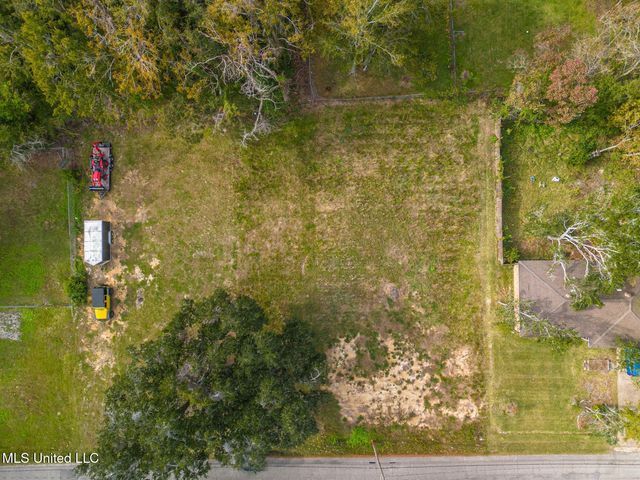 211 Gates Avenue, Long Beach, MS 39560