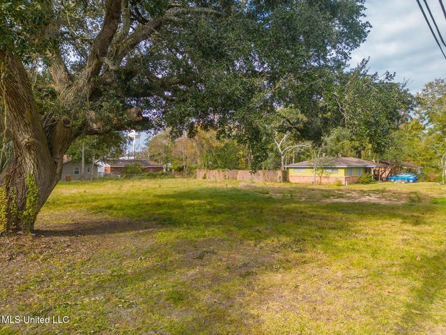 211 Gates Avenue, Long Beach, MS 39560