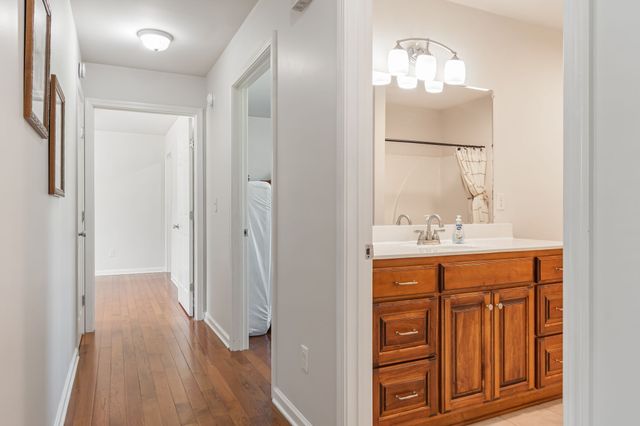 9127 Crestview Dr, Bon Aqua, TN 37025