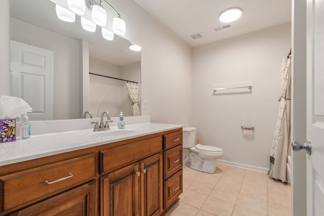 9127 Crestview Dr, Bon Aqua, TN 37025
