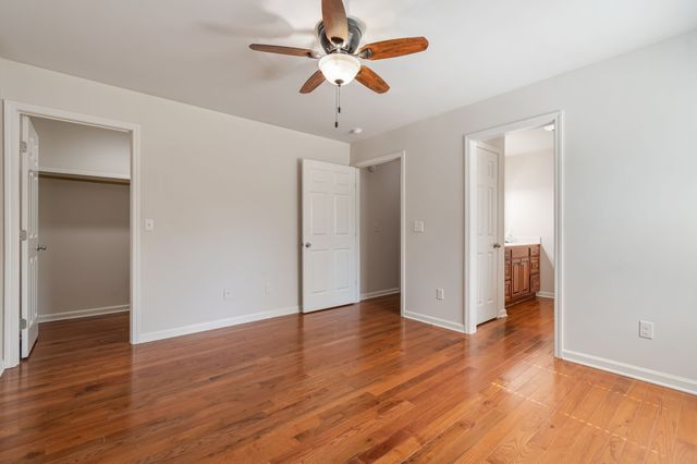 9127 Crestview Dr, Bon Aqua, TN 37025
