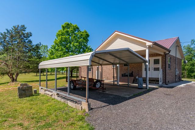 9127 Crestview Dr, Bon Aqua, TN 37025