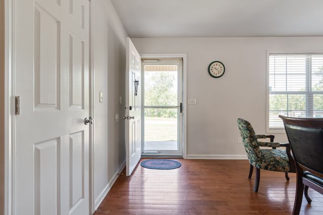 9127 Crestview Dr, Bon Aqua, TN 37025