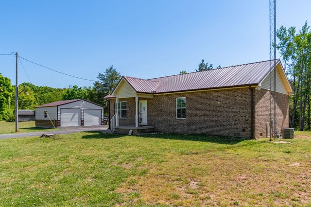 9127 Crestview Dr, Bon Aqua, TN 37025
