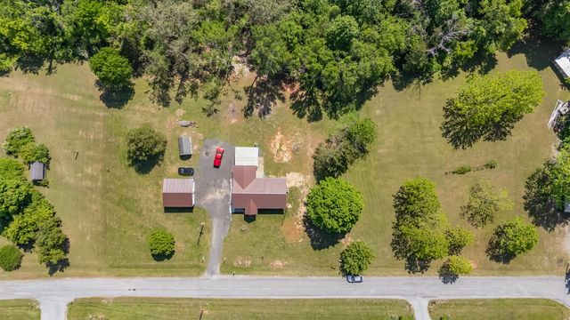 9127 Crestview Dr, Bon Aqua, TN 37025
