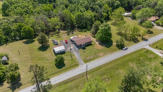 9127 Crestview Dr, Bon Aqua, TN 37025