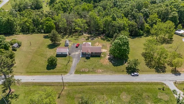 9127 Crestview Dr, Bon Aqua, TN 37025