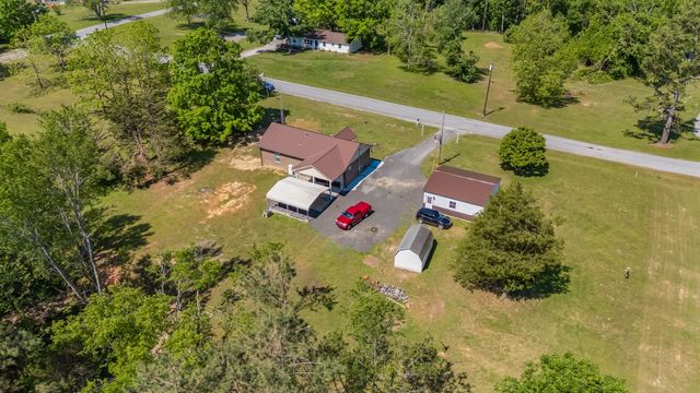 9127 Crestview Dr, Bon Aqua, TN 37025