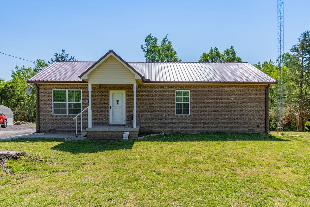 9127 Crestview Dr, Bon Aqua, TN 37025