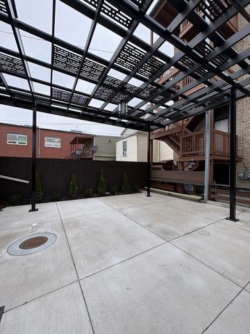 1628 N KIMBALL Avenue 2, Chicago, IL 60647