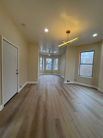 1628 N KIMBALL Avenue 2, Chicago, IL 60647
