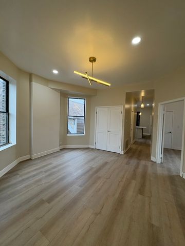 1628 N KIMBALL Avenue 2, Chicago, IL 60647