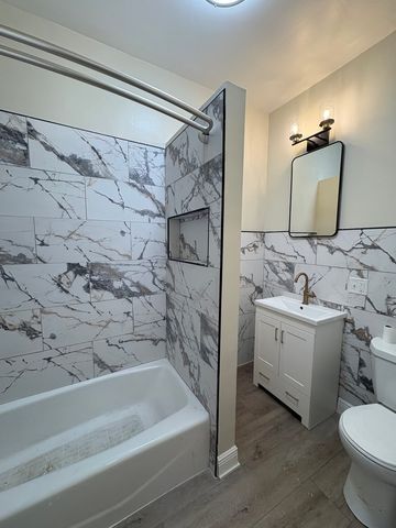 1628 N KIMBALL Avenue 2, Chicago, IL 60647