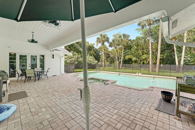 12709 Quercus Lane, Wellington, FL 33414