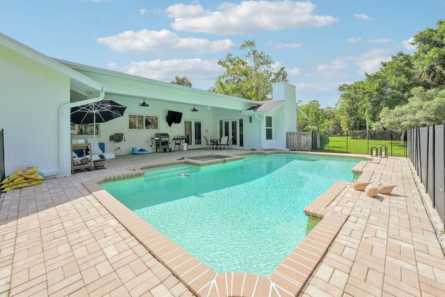 12709 Quercus Lane, Wellington, FL 33414